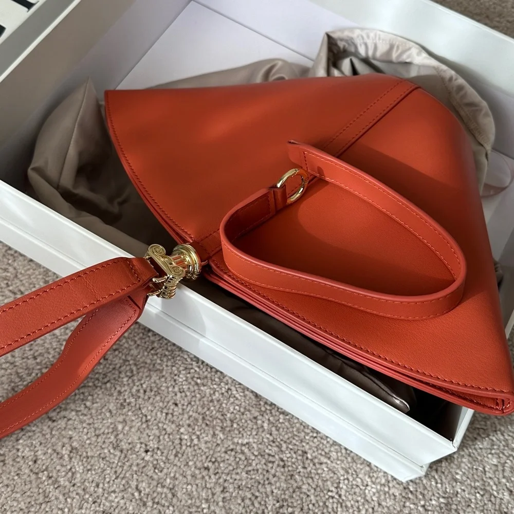 Brand new with a box A.Cloud bag - Picture 4 of 9